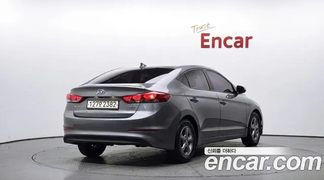 Hyundai Avante — фото 2