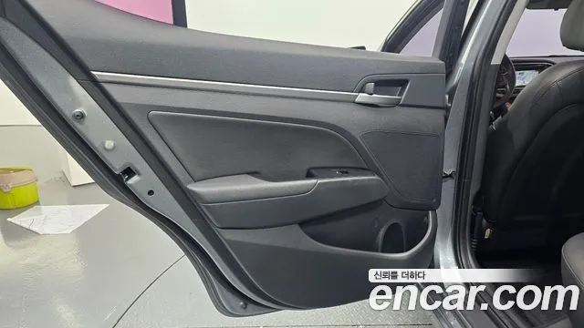 Hyundai Avante — фото 25