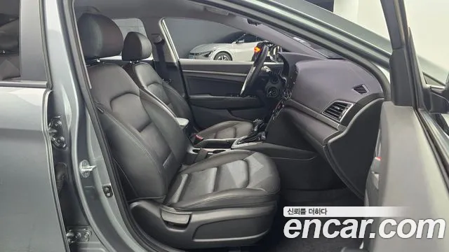 Hyundai Avante — фото 10