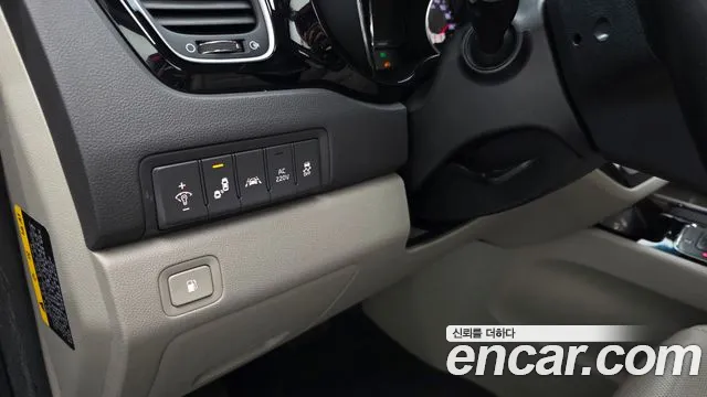 Kia Carnival — фото 17