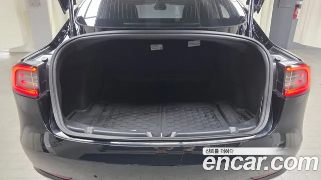 Tesla Model 3 — фото 16