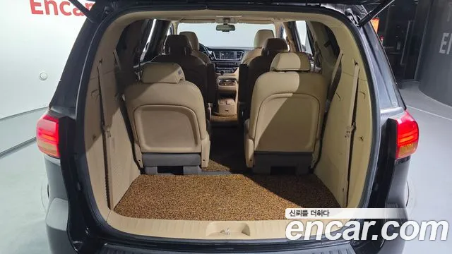 Kia Carnival — фото 20
