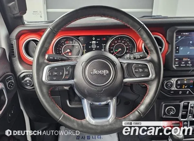 Jeep Wrangler — фото 14
