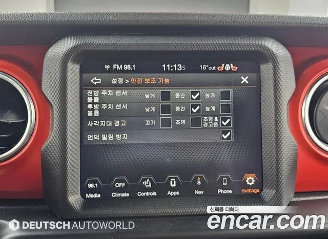 Jeep Wrangler — фото 18