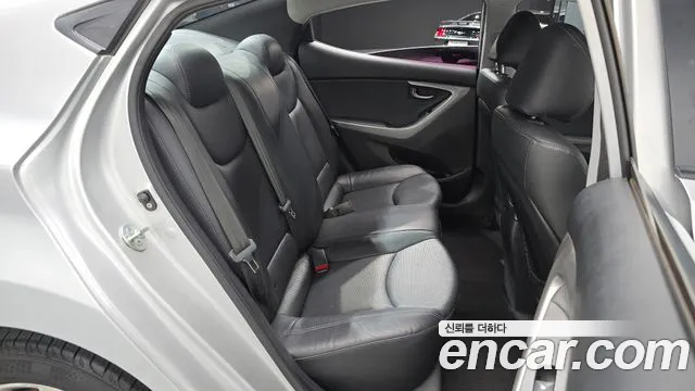 Hyundai Avante — фото 11