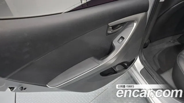 Hyundai Avante — фото 25