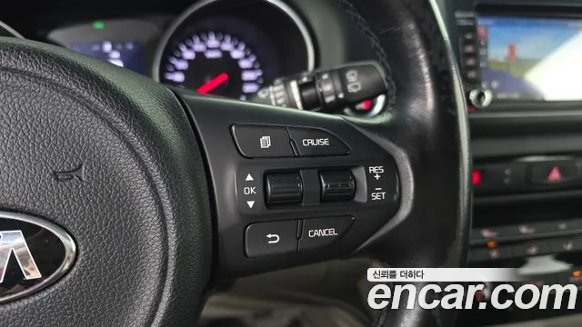 Kia Carnival — фото 28