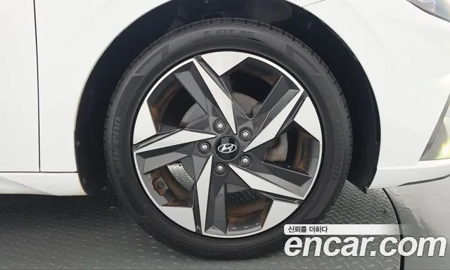 Hyundai Avante — фото 21