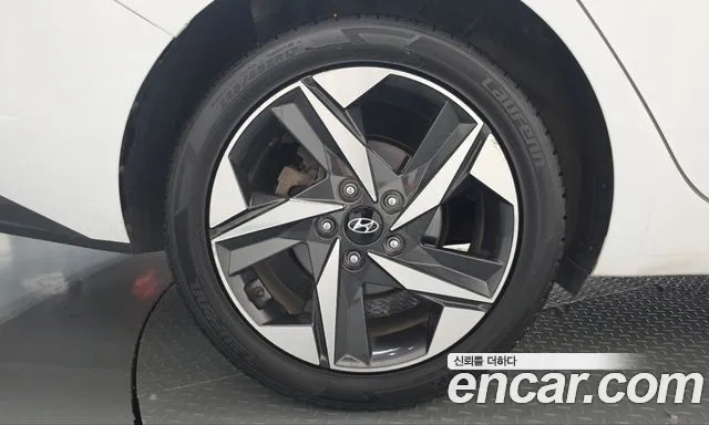 Hyundai Avante — фото 5