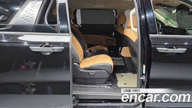 Kia Carnival — фото 12