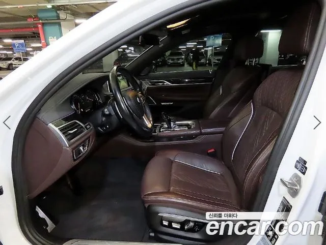 BMW 7-Series — фото 6
