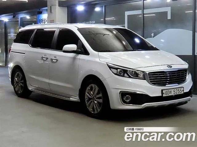 Kia Carnival — фото 1