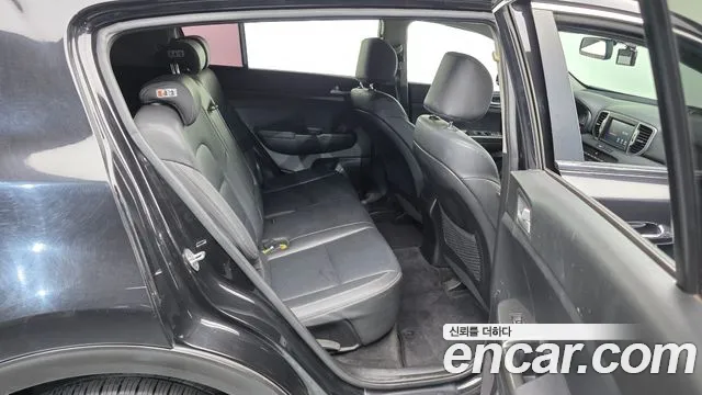 Kia Sportage — фото 12