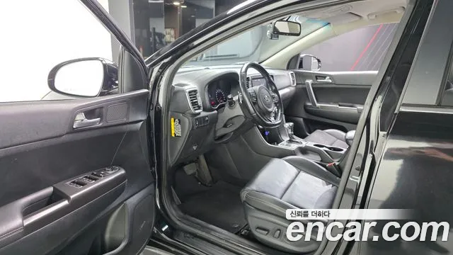 Kia Sportage — фото 10