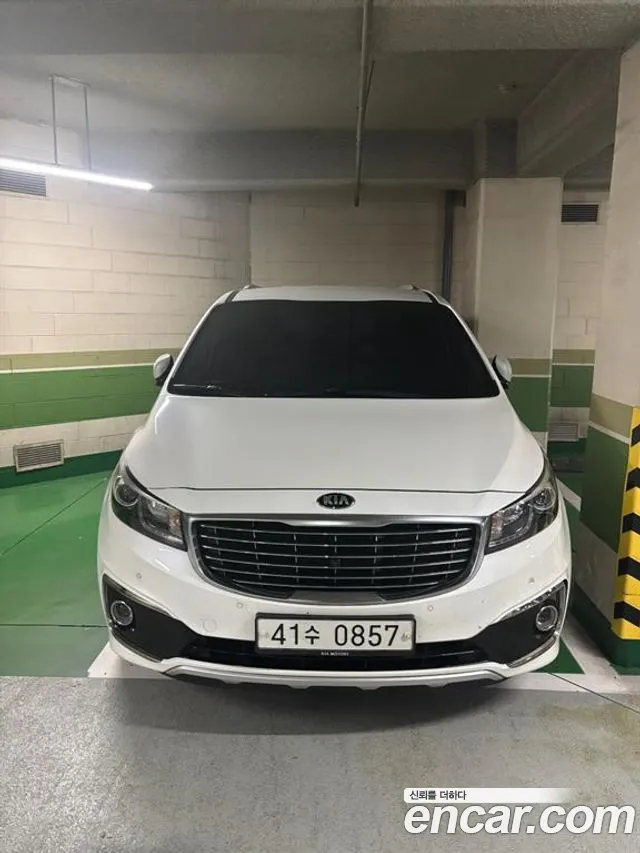Kia Carnival — фото 1