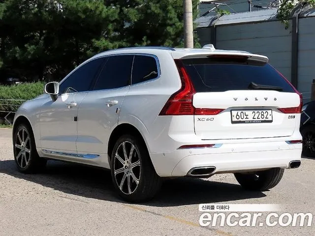 Volvo XC60 — фото 3