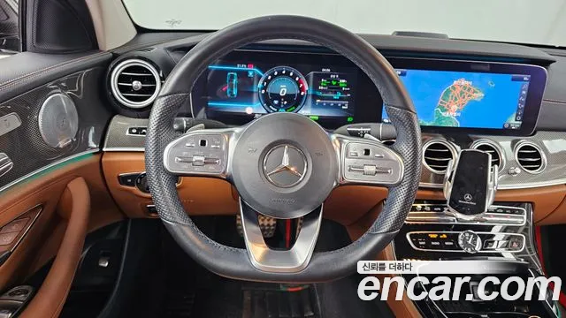 Mercedes-Benz E-Class — фото 13