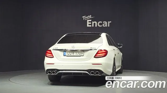 Mercedes-Benz E-Class — фото 4