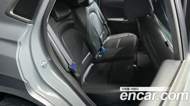 Hyundai Kona — фото 11