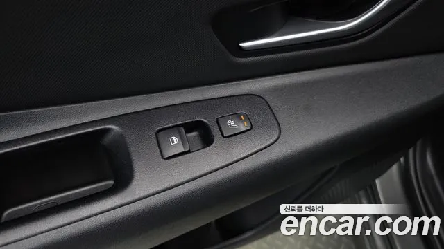 Hyundai Avante — фото 18