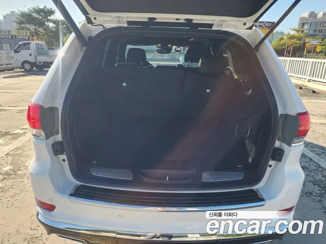 Jeep Cherokee — фото 11