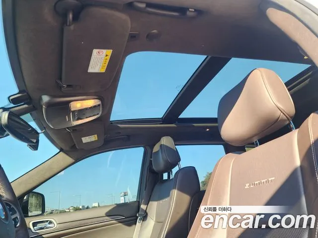 Jeep Cherokee — фото 12