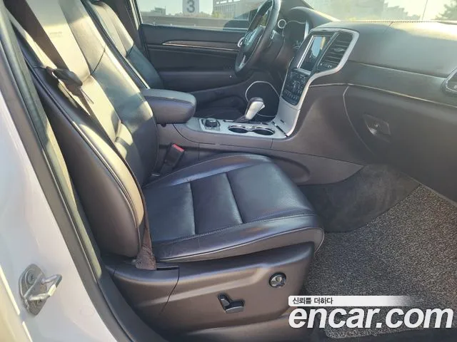 Jeep Cherokee — фото 13