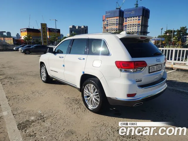 Jeep Cherokee — фото 4