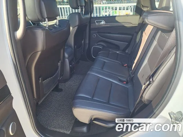 Jeep Cherokee — фото 10