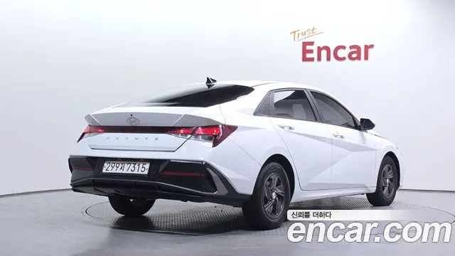 Hyundai Avante — фото 2