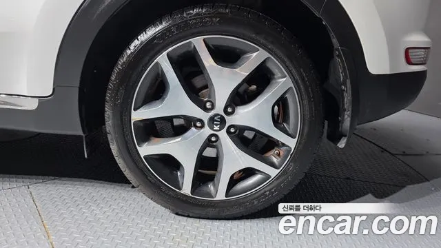 Kia Sportage — фото 21