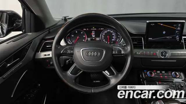 Audi A8 — фото 13