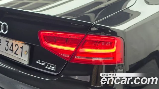 Audi A8 — фото 23