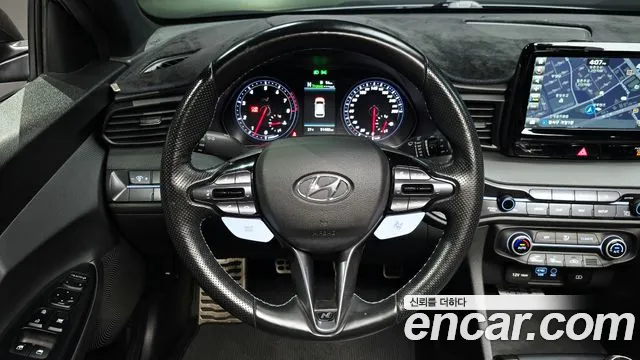 Hyundai Veloster — фото 14