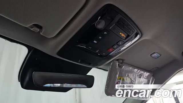 Kia Carnival — фото 17