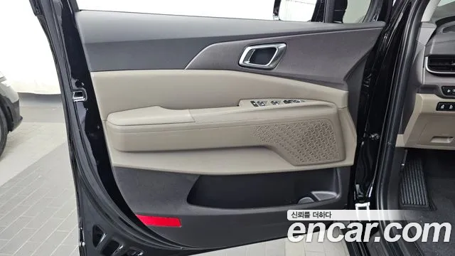 Kia Carnival — фото 24
