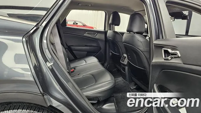 Kia Sportage — фото 11