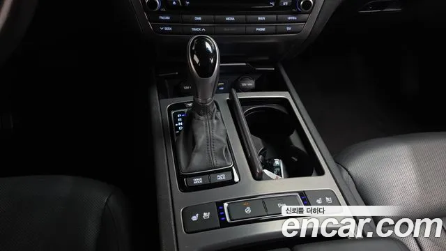 Hyundai Genesis — фото 9