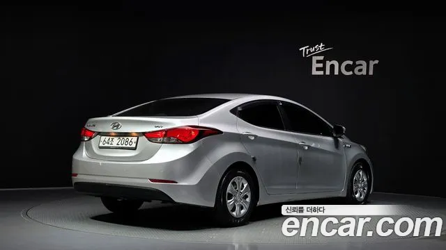 Hyundai Avante — фото 2