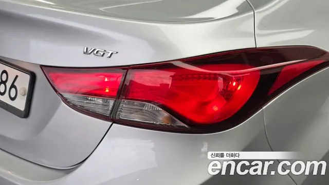 Hyundai Avante — фото 23