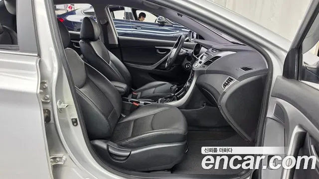 Hyundai Avante — фото 26