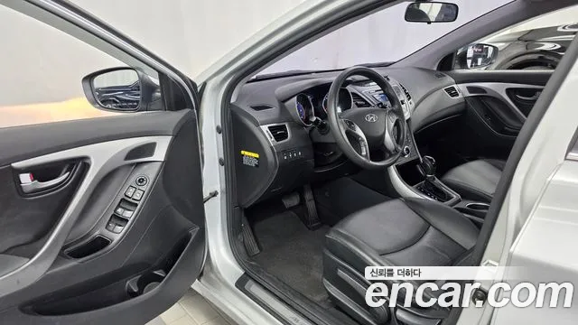 Hyundai Avante — фото 10