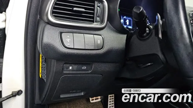 Kia Sorento — фото 15