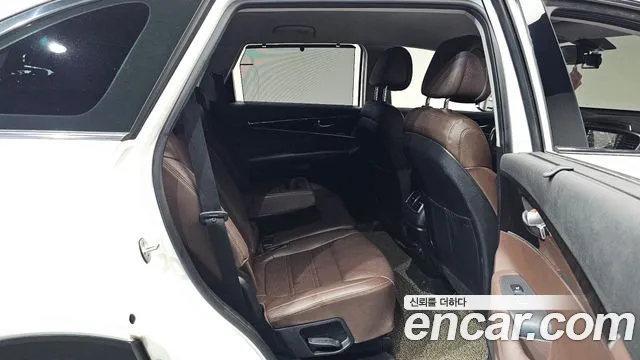 Kia Sorento — фото 10