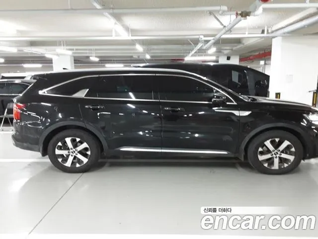 Kia Sorento — фото 7