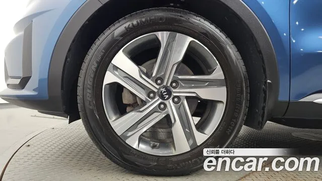 Kia Sorento — фото 5