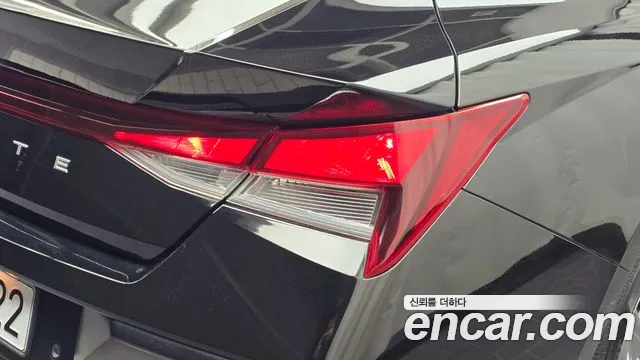 Hyundai Avante — фото 23