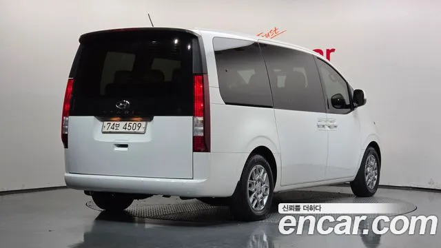 Hyundai Staria — фото 2