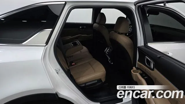 Kia Sorento — фото 12