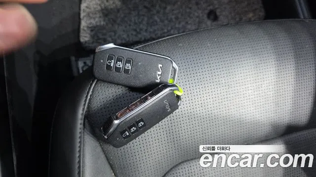 Kia Niro — фото 16